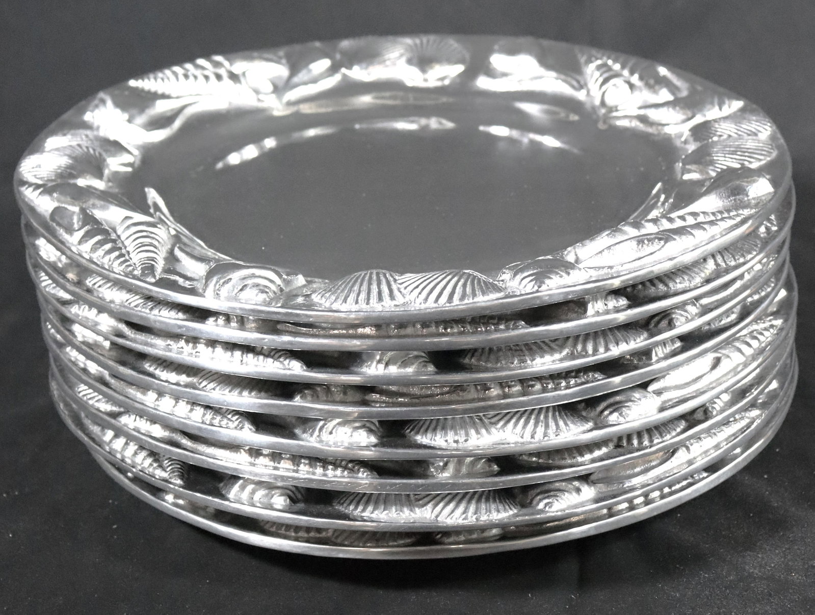 Eight Vintage Mariposa Brilliante Plates dated 1993 made in Mexico (1 of 7)