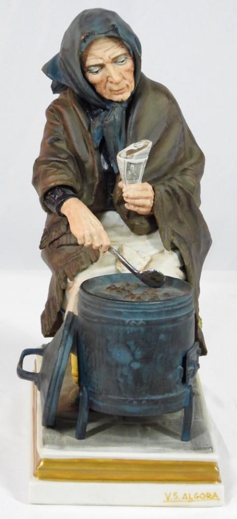 Spanish porcelain figurine of Algora of chestnut woman # 295: Spanish porcelain figurine of Algora of chestnut woman #184 Fantastic figurine of Spanish porcelain Algora, of old woman roasting chestnuts. End of the 1970s DIMENSIONS: Height 10 inch / 25,5 cm
