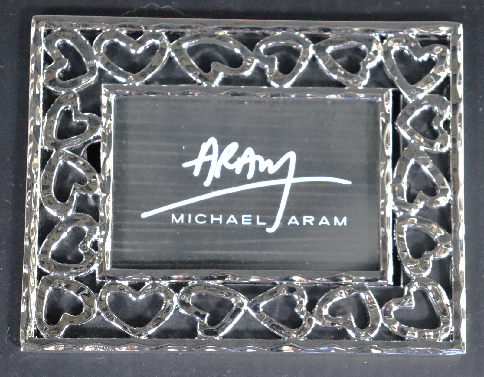 Michael Aram Heart collection Photo Frame with original box: Michael Aram Heart collection Photo Frame with original box DIMENSIONS: Height: 3.60 inch / 9,3 cm 