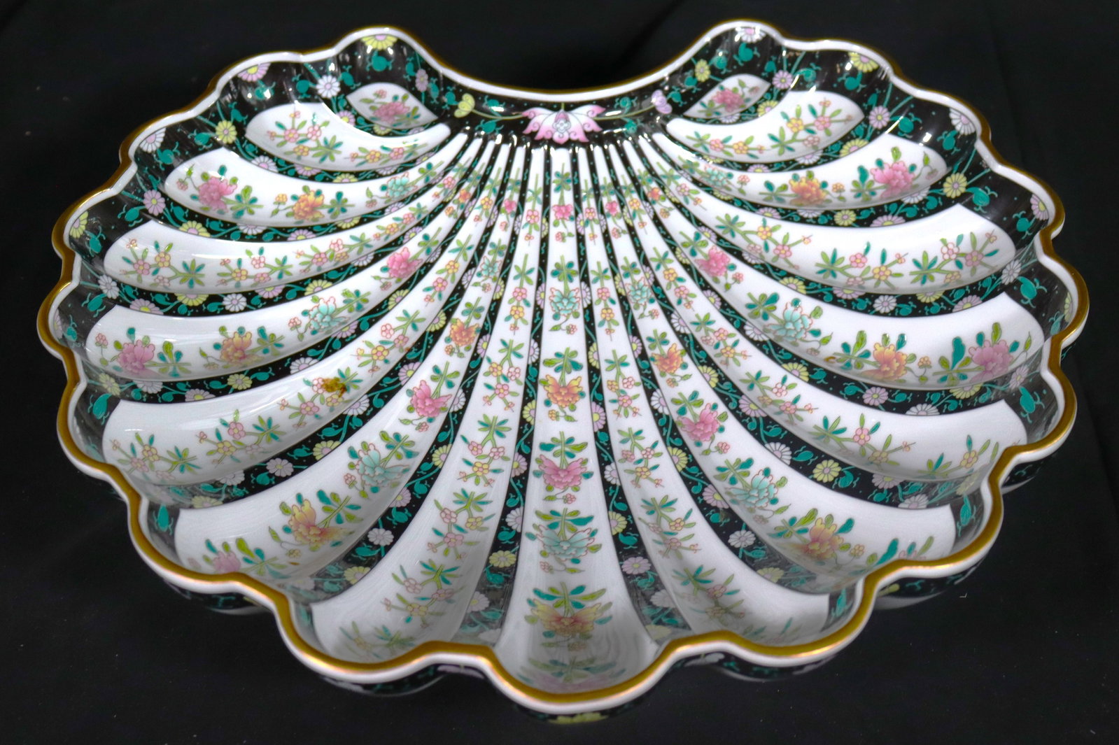 HEREND 'BLACK DYNASTY' PORCELAIN SHELL DISH - 4