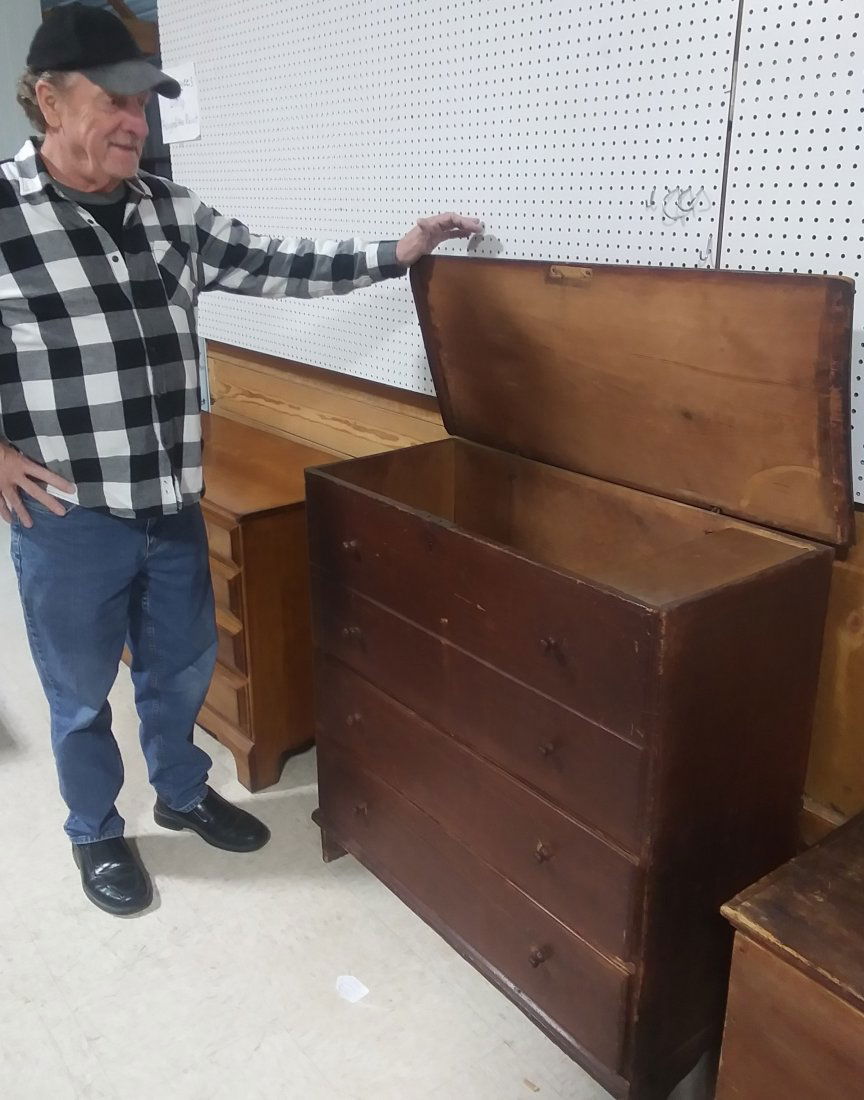 Lift top wooden blanket chest with 2 drawers (1 of 3)