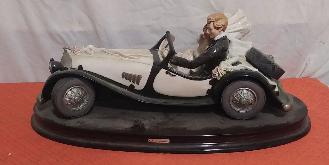 Capidimonte Newlyweds in Car Signed G. Armani: Capodimonte newlyweds in car sign G Armani 471\5000 1990