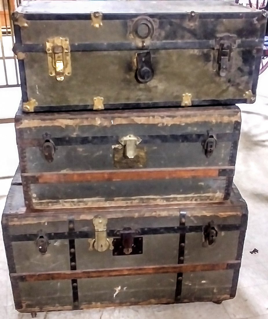 3 circa 1900s trunks: 3 circa 1900s trunks