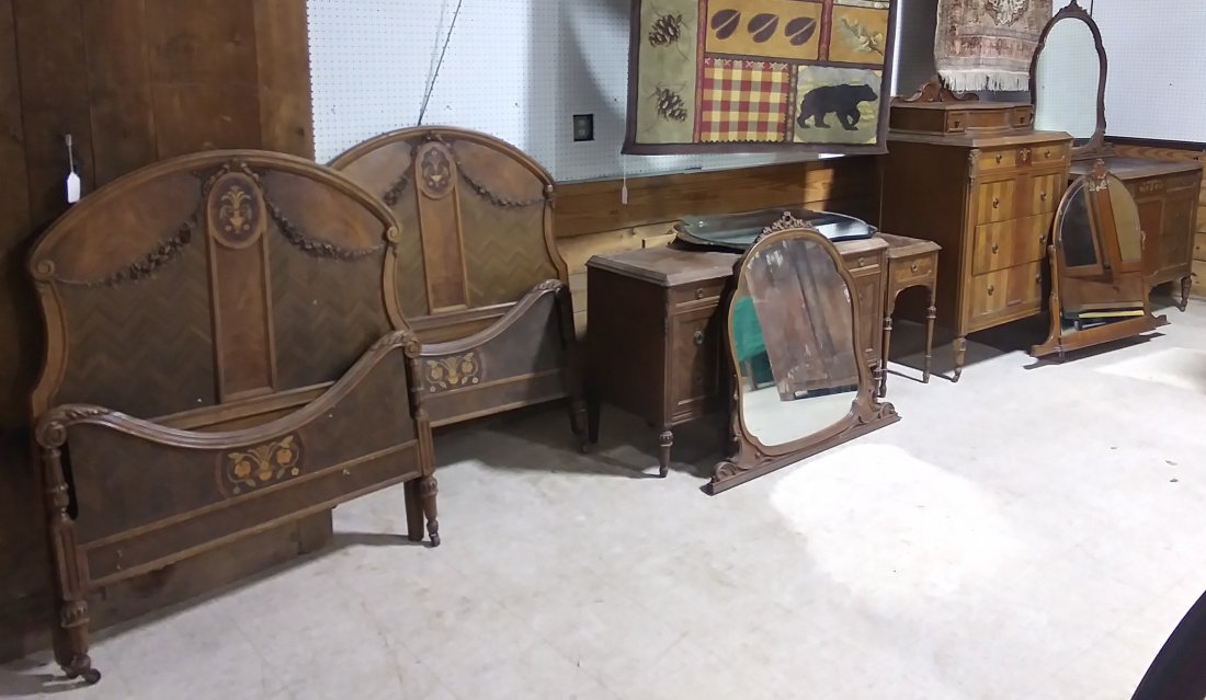 7 pieces of Art Deco era bedroom furniture AS IS: 7 pieces of Art Deco era bedroom furniture all items as is some do not match