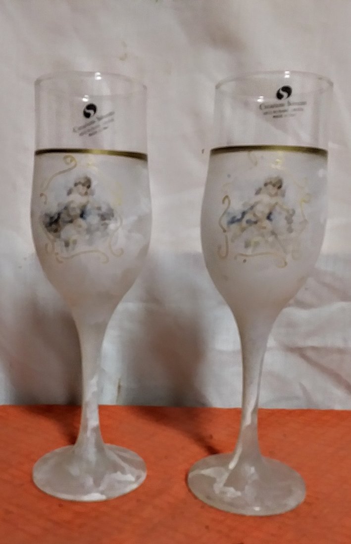 2 Murano wine glass: 2 Murano wine glasses