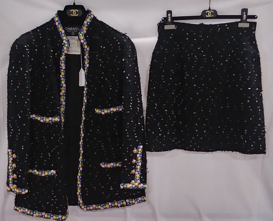 2 piece Black Multi colored Chanel Suit skirt Size 42: 2 piece Black Multi colored Chanel Suit skirt Size 42