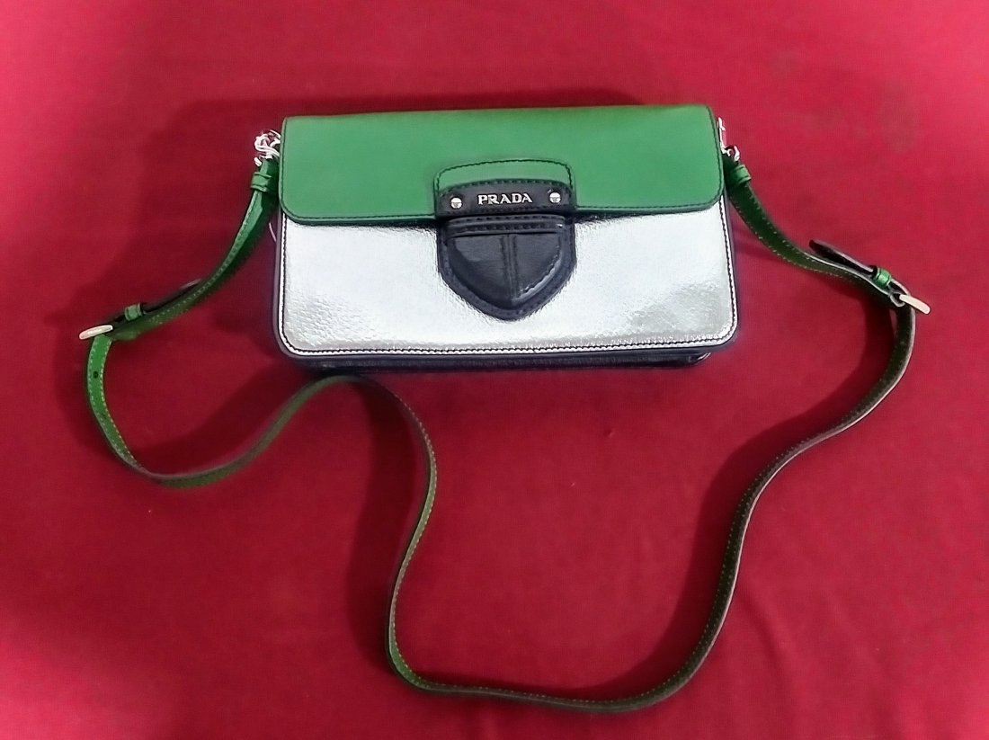 Prada green black silver handbag in leather: Prada green black silver handbag in leather