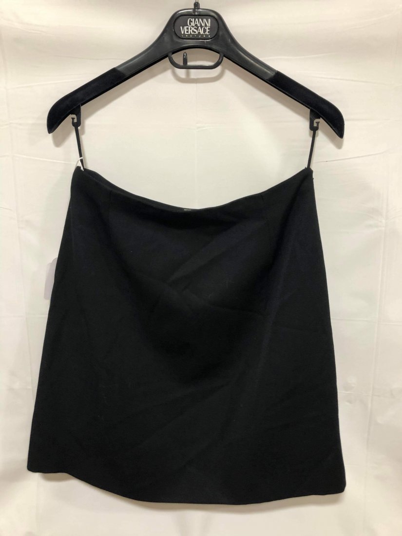 Versace Gianni size 44 black skirt: Versace Gianni size 44 black skirt