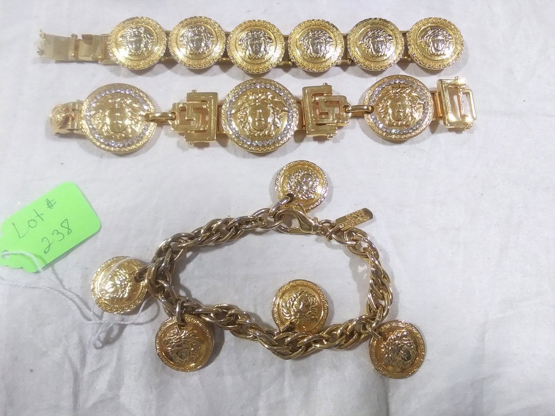 3 GIANNI VERSACE Bracelets gold tone: 3 GIANNI VERSACE Bracelets gold tone