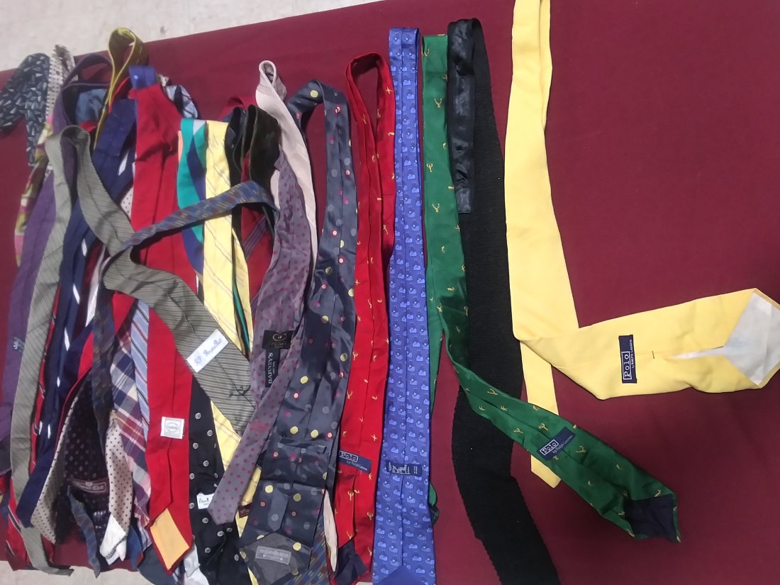 Huge lot of 39 silk ties Hermes etc: Huge lot of silk high end mixed men's ties including Hermes Polo Ralph Lauren Paul Smith Karine Austin Reed Hermes Yves Saint Laurent