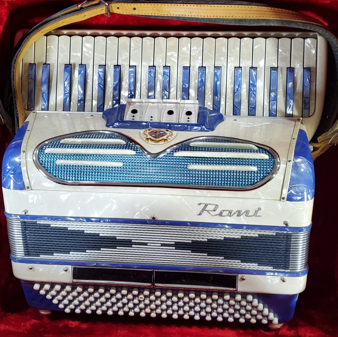 Rami Accordian in Case: Rami Accordian in Case