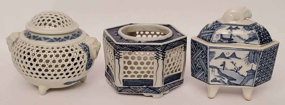 Lot of 3 pieces of Antique Japanese Hirado Porcelain (1 of 10)
