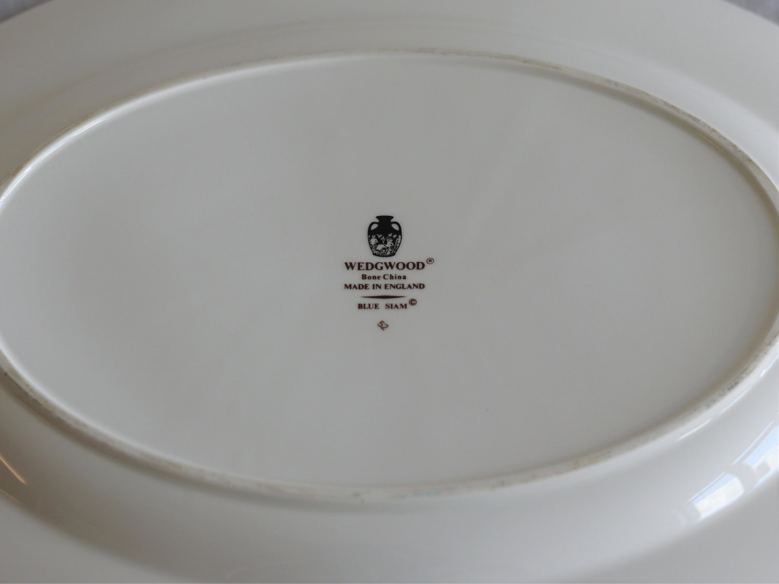 A Wedgwood Blue Siam tureen with plates and basting: A Wedgwood Blue Siam tureen with plates and basting dish