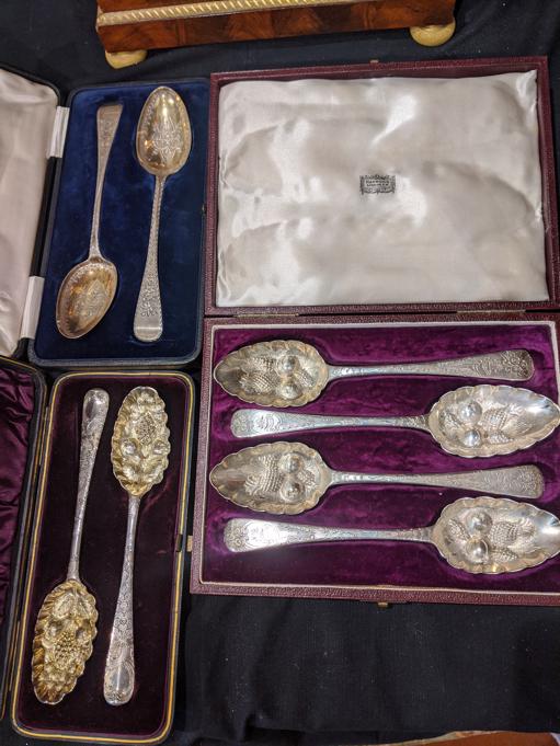 A cased set of four Georgian silver berry spoons,: A cased set of four Georgian silver berry spoons, together with 2 cased pairs of Georgian silver berry spoons, London hallmarks, total weight 435g