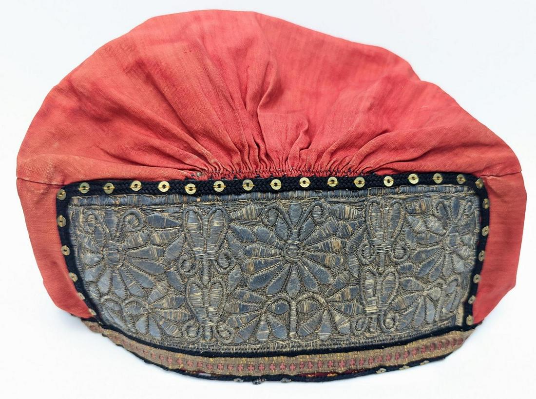 A fine 18-19th century Ottoman Turkish silver thread embroidered ladies head dress: A fine 18-19th century Ottoman Turkish silver thread embroidered ladies head dress