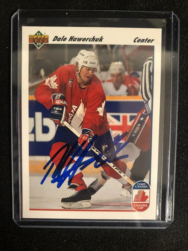DALE HAWERCHUK SIGNED 1991-92 UPPER DECK HOCKEY CARD: DALE HAWERCHUK SIGNED 1991-92 UPPER DECK HOCKEY CARD