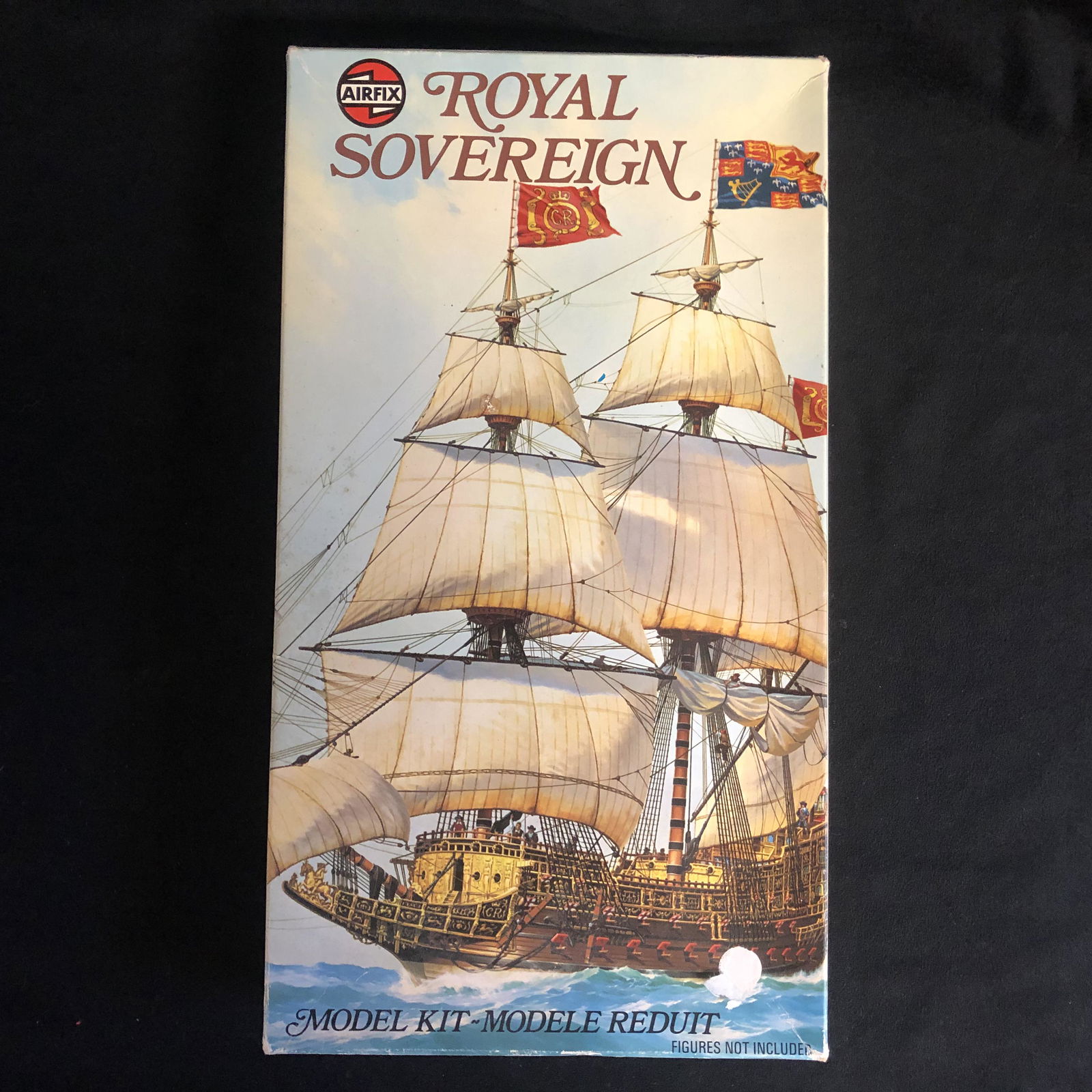 AIRFIX ROYAL SOVEREIGN UNASSEMBLED MODEL KIT (1 of 2)