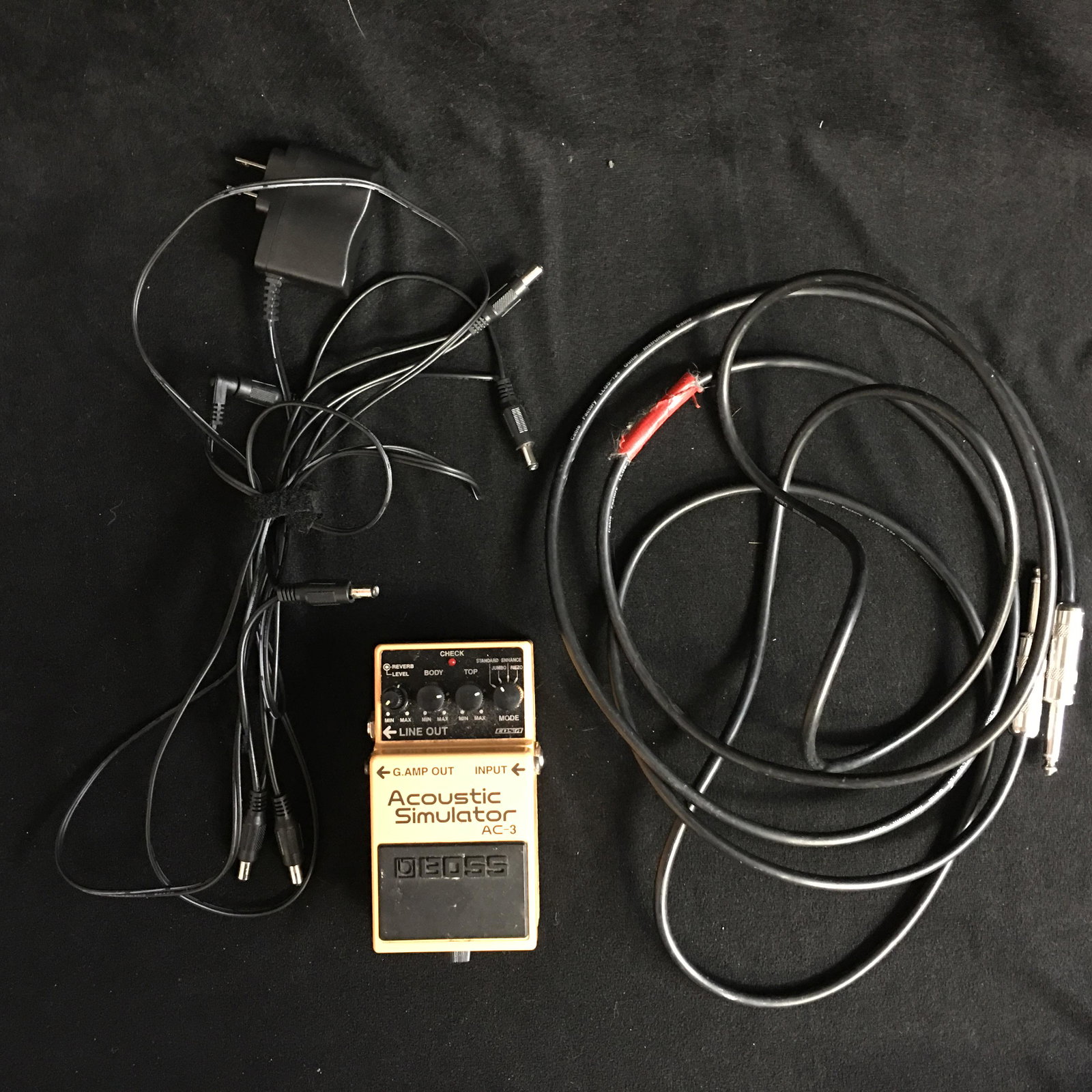 MUSIC ACCESSORIES LOT (CABLES, ACOUSTIC SIMULATOR (1 of 1)