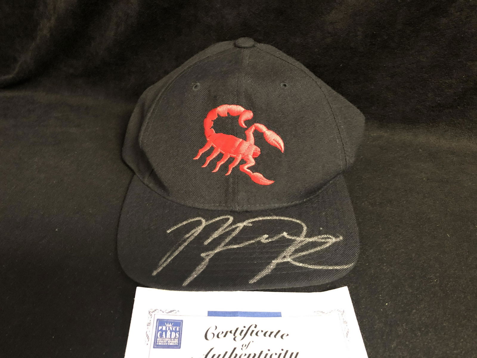 MICHAEL JORDAN SIGNED ARIZONA SCORPIONS BASEBALL CAP (1 of 2)