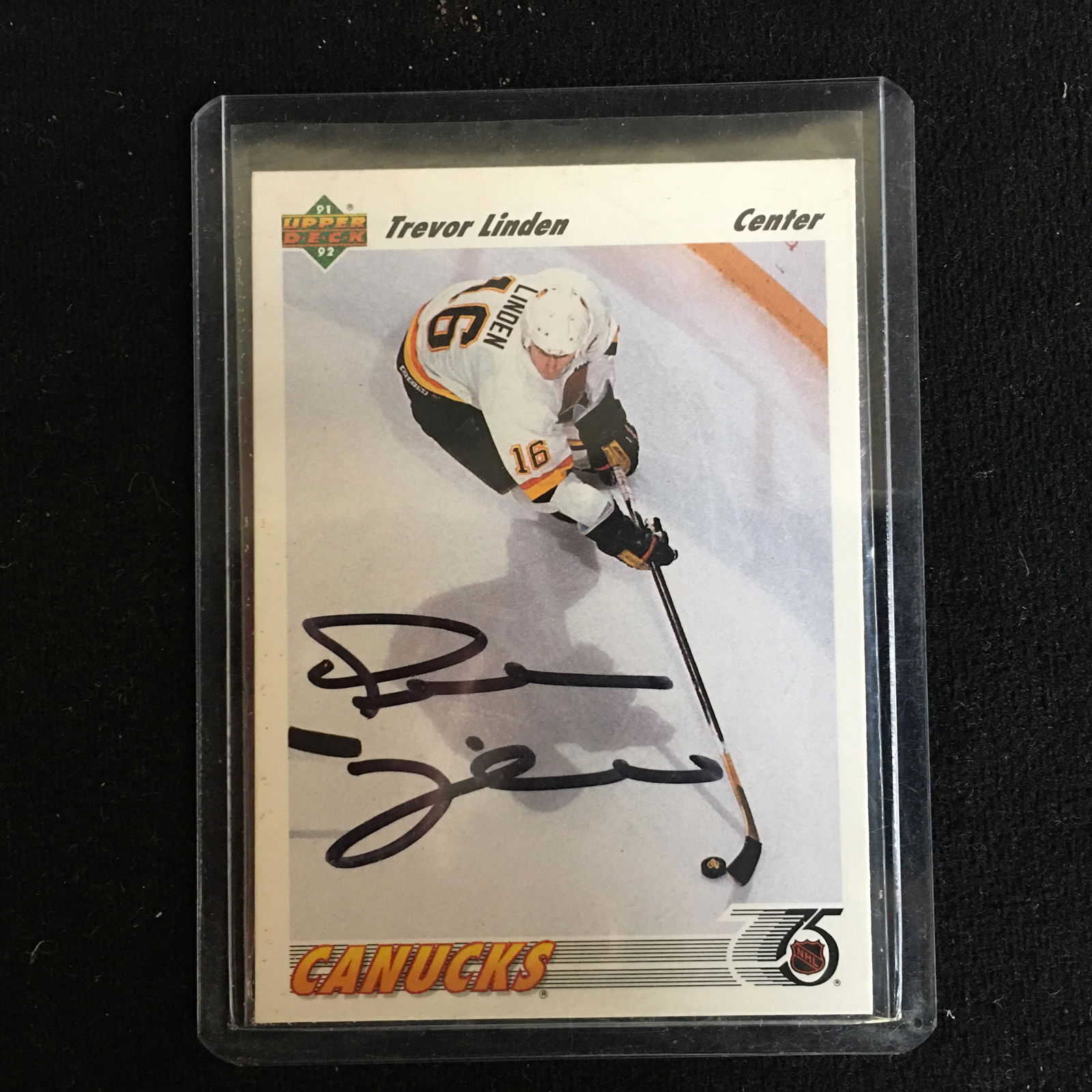 TREVOR LINDEN SIGNED 1991-92 UPPER DECK HOCKEY CARD (1 of 1)
