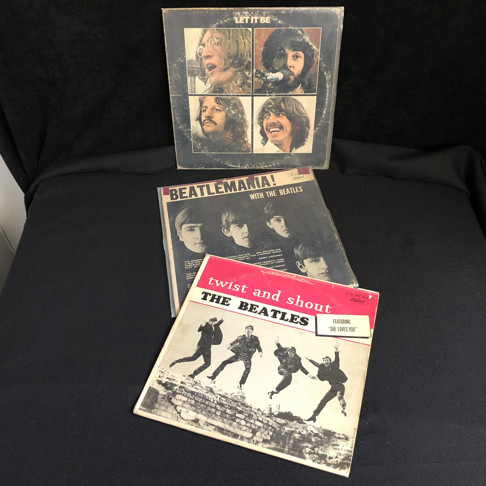 THE BEATLES VINYL RECORD LOT (1 of 1)