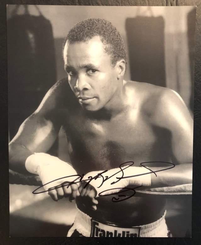 SUGAR RAY LEONARD SIGNED 8X10 PHOTO (1 of 2)