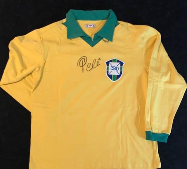 Pele Signed Team Brazil Jersey (PSA COA) (1 of 4)