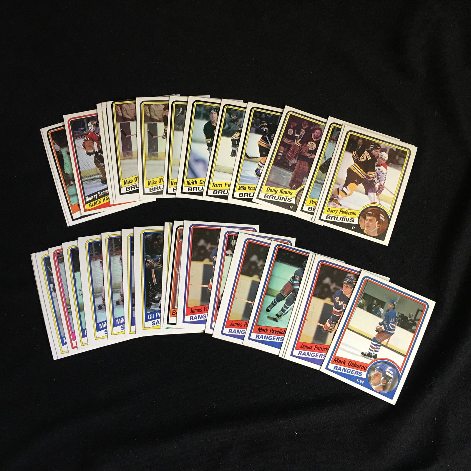 1984-85 O-PEE-CHEE HOCKEY CARD LOT: 1984-85 O-PEE-CHEE HOCKEY CARD LOT