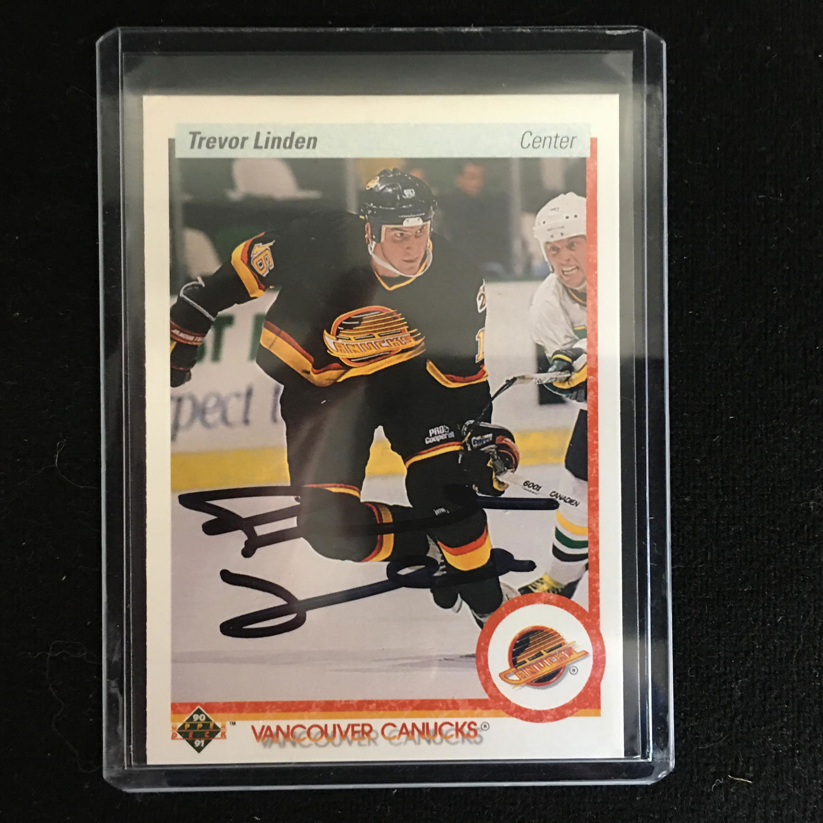 TREVOR LINDEN SIGNED 1990-91 UPPER DECK HOCKEY CARD (1 of 1)