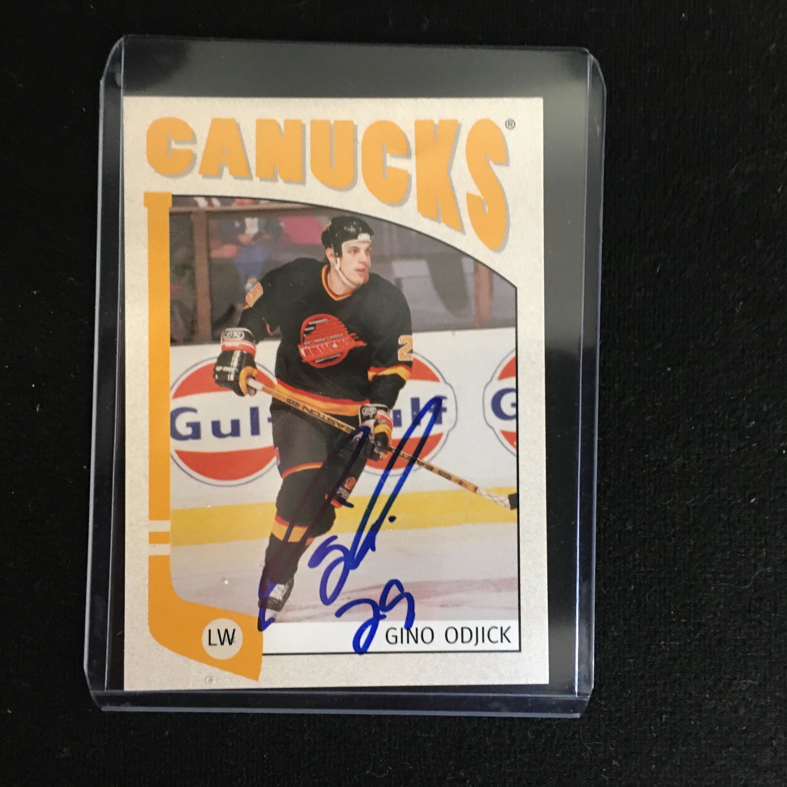 GINO ODJICK SIGNED HOCKEY CARD: GINO ODJICK SIGNED HOCKEY CARD