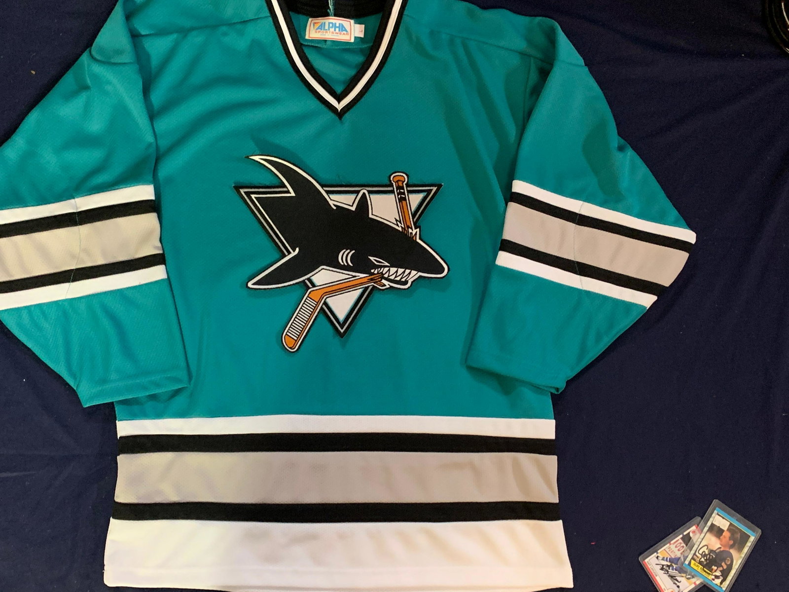 SAN JOSE SHARKS VINTAGE 1990s STYLE AWAY HOCKEY JERSEY: SAN JOSE SHARKS VINTAGE 1990s STYLE AWAY HOCKEY JERSEY (SIZE LARGE)