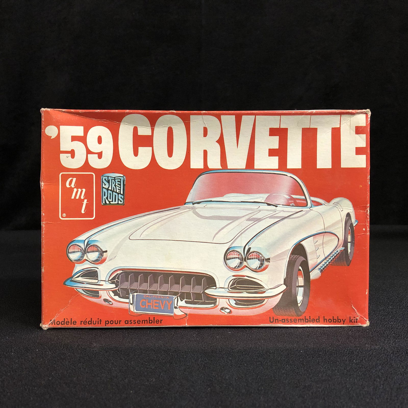 AMT '59 CORVETTE UNASSEMBLED MODEL KIT (1 of 2)