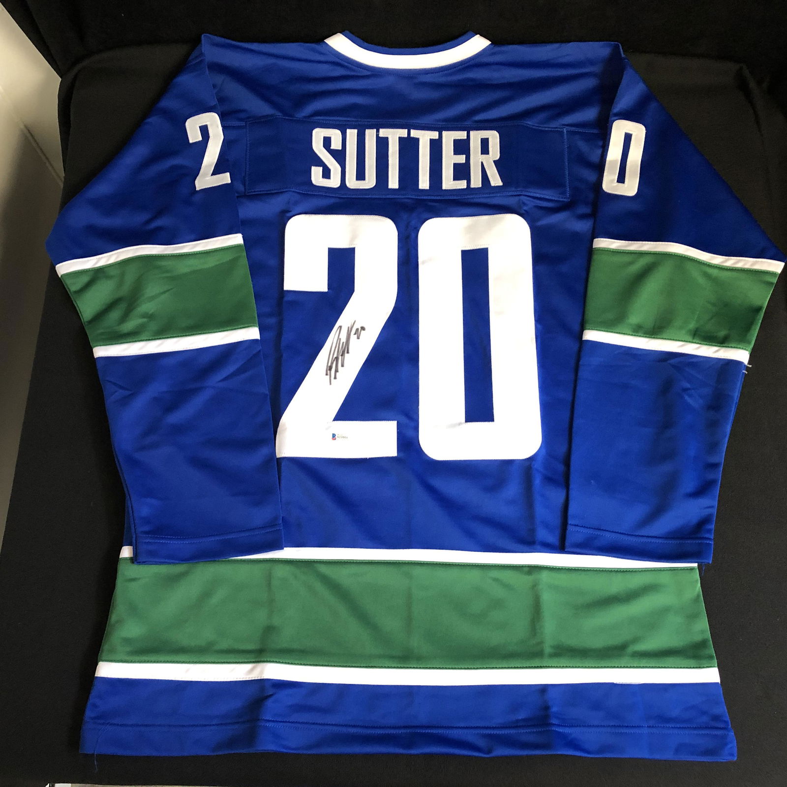 BRANDON SUTTER SIGNED CANUCKS JERSEY (BECKETT COA) (1 of 5)