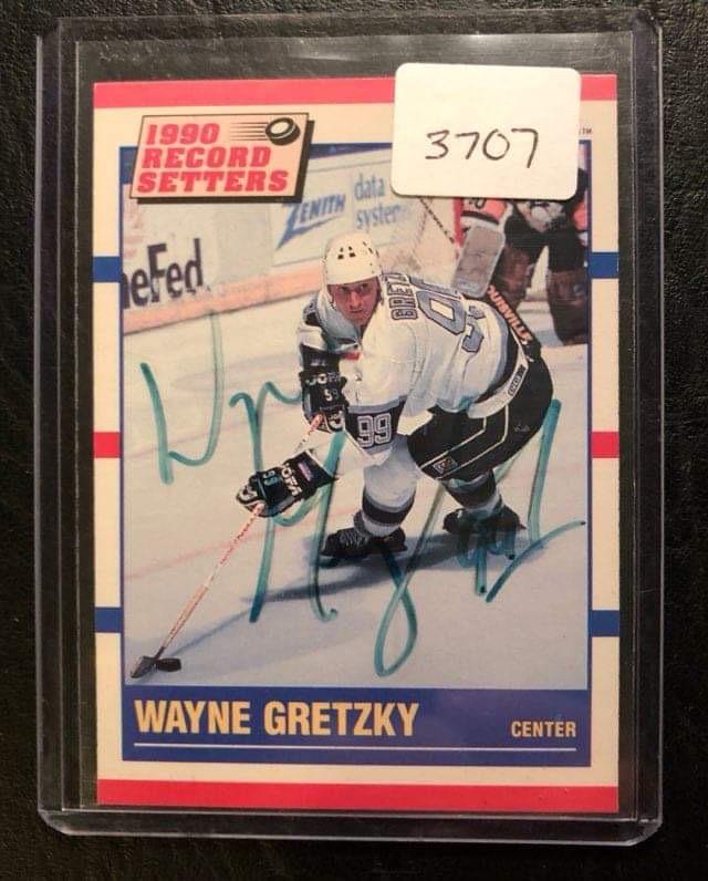 WAYNE GRETZKY SIGNED 1990 RECORD SETTER HOCKEY CARD (1 of 2)