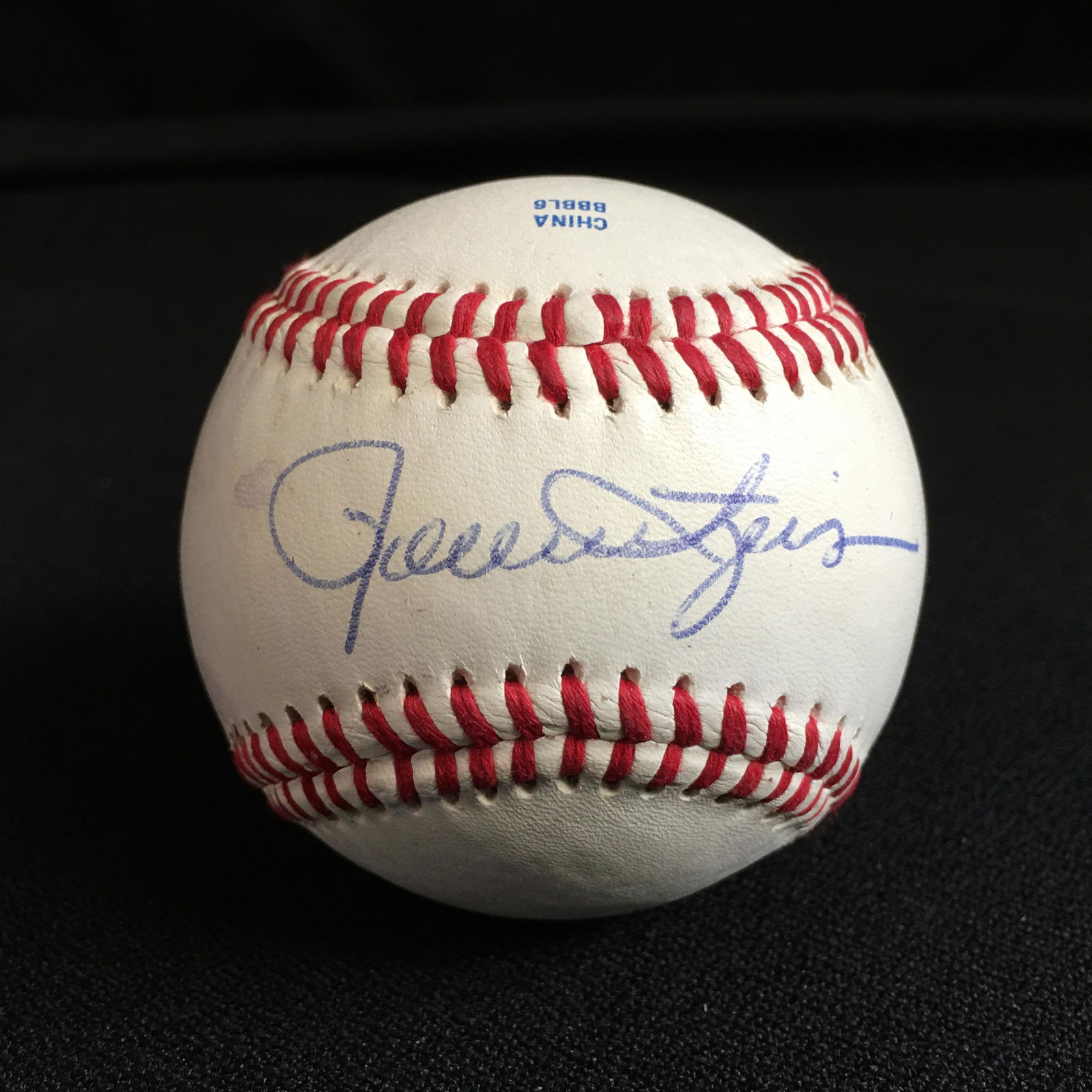ROLLIE FINGERS SIGNED BASEBALL (1 of 1)