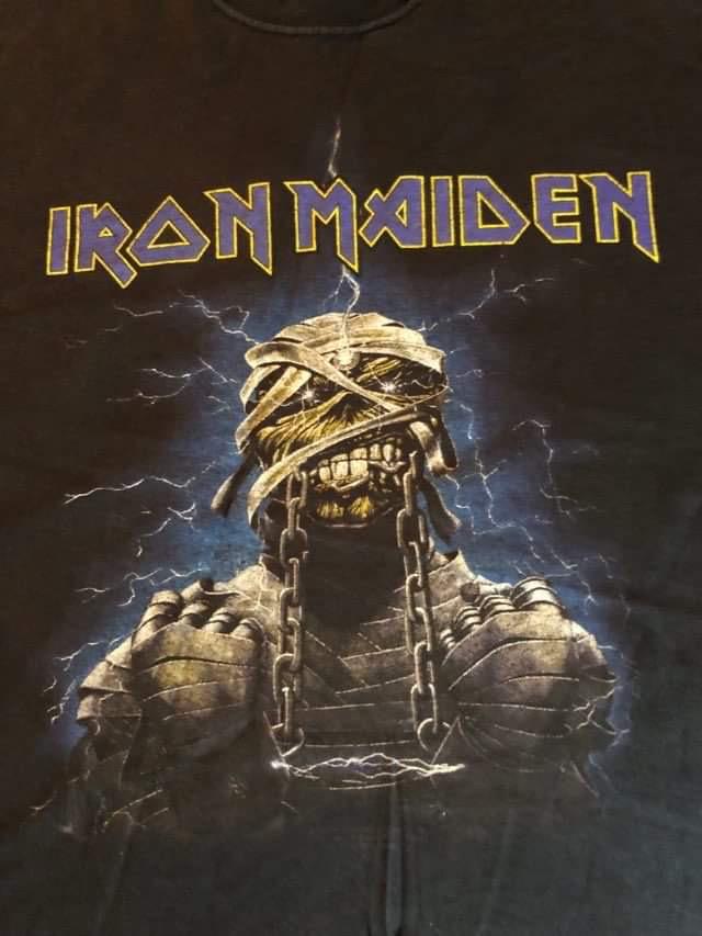 VINTAGE 80s IRON MAIDEN "WORLD SLAVERY TOUR" T-SHIRT: VINTAGE 80s IRON MAIDEN "WORLD SLAVERY TOUR" T-SHIRT