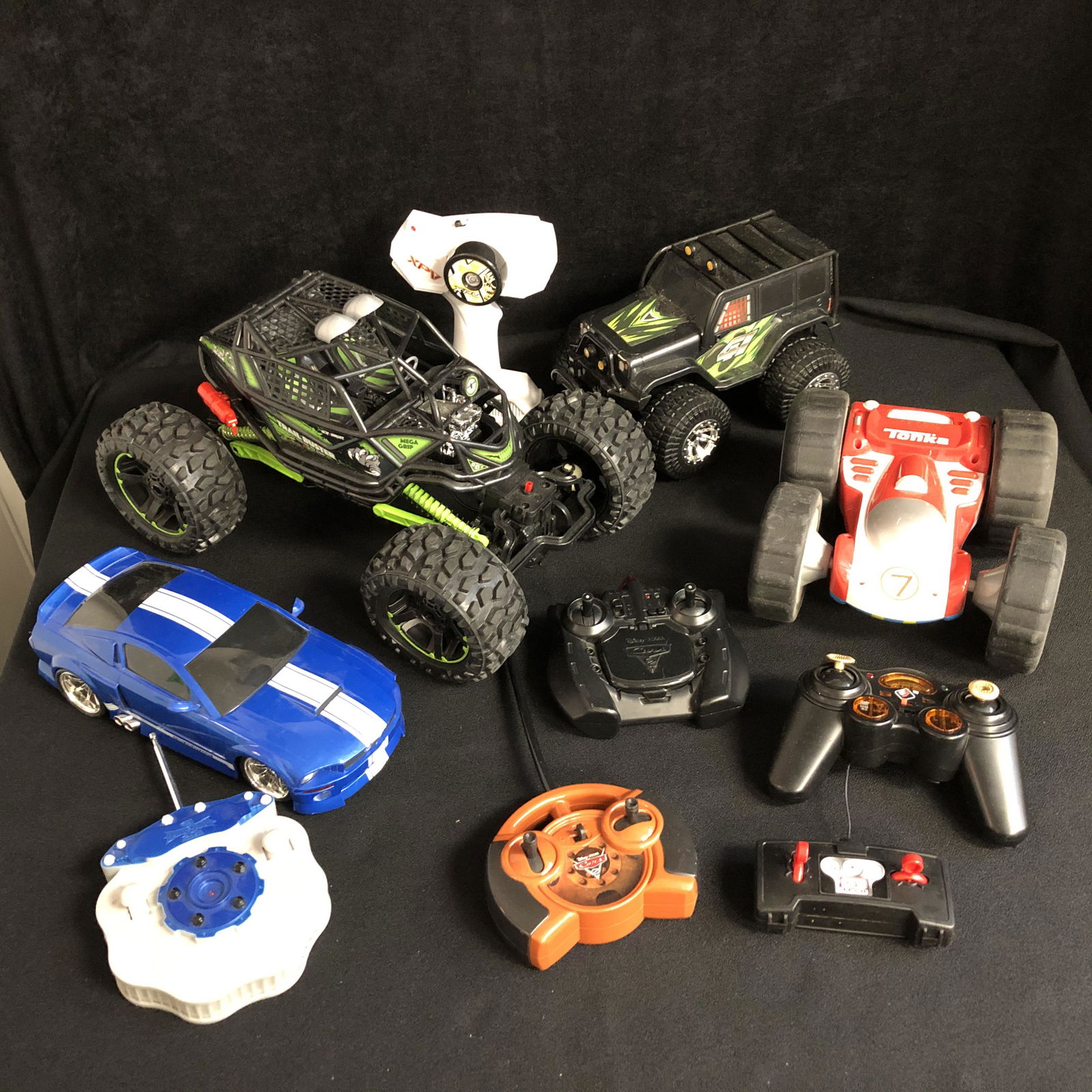 REMOTE CONTROL CAR LOT (1 of 1)