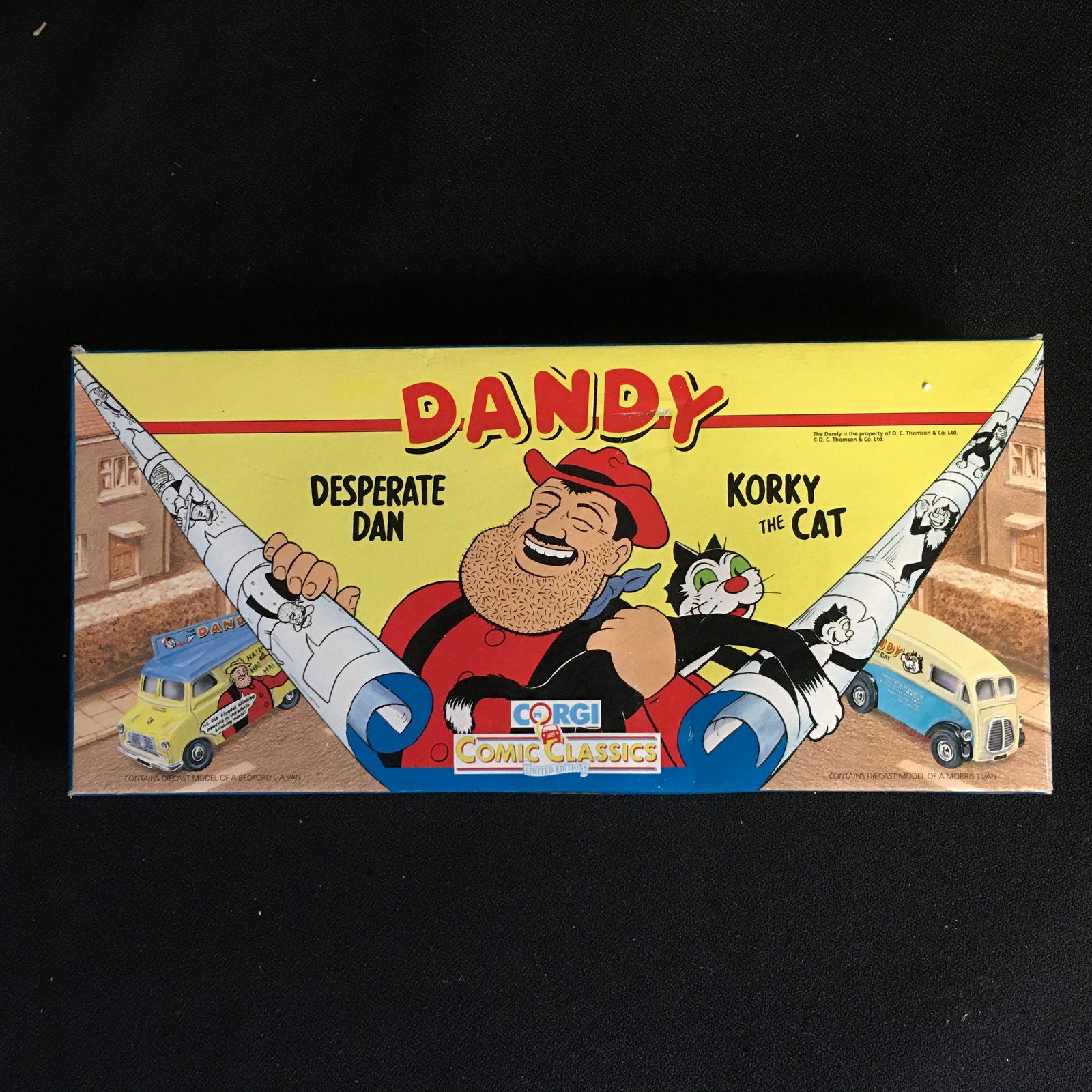 Corgi Toys 1/43 Comic Classics Morris & Bedford Van (1 of 3)