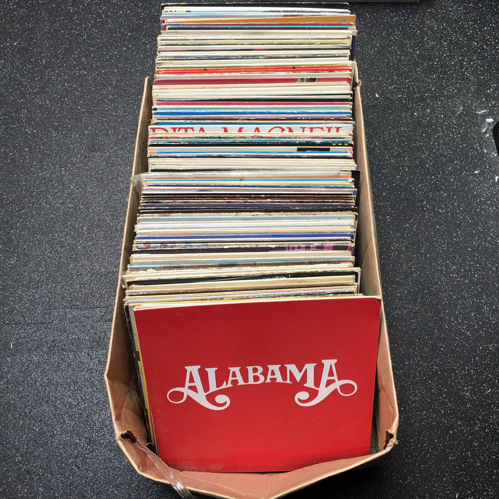 VINYL RECORD LOT (ASSORTED LPs): VINYL RECORD LOT (ASSORTED LPs)