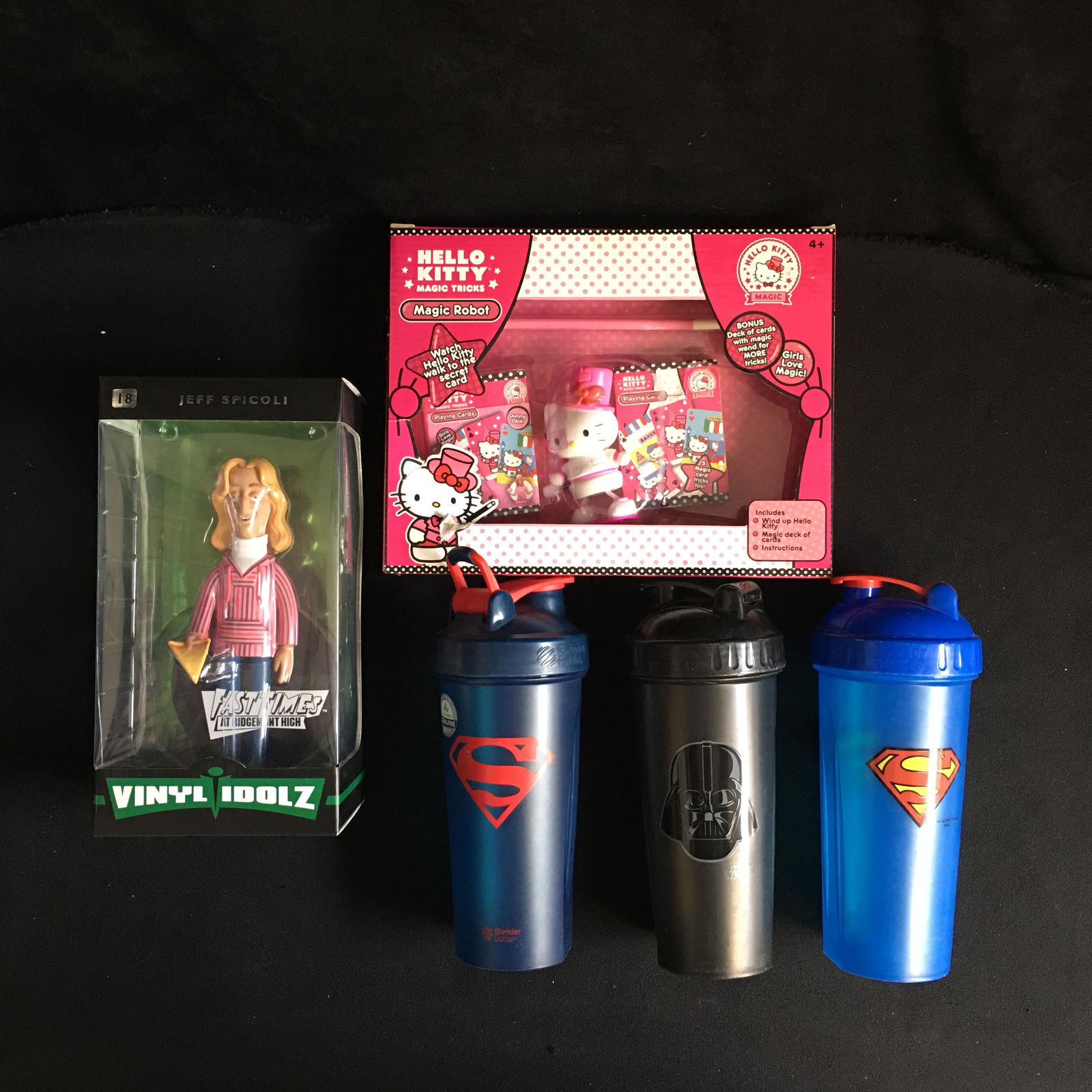 TOYS & HOBBIES LOT (HELLO KITTY/ VINYL IDOLZ...): TOYS & HOBBIES LOT (HELLO KITTY/ VINYL IDOLZ...)