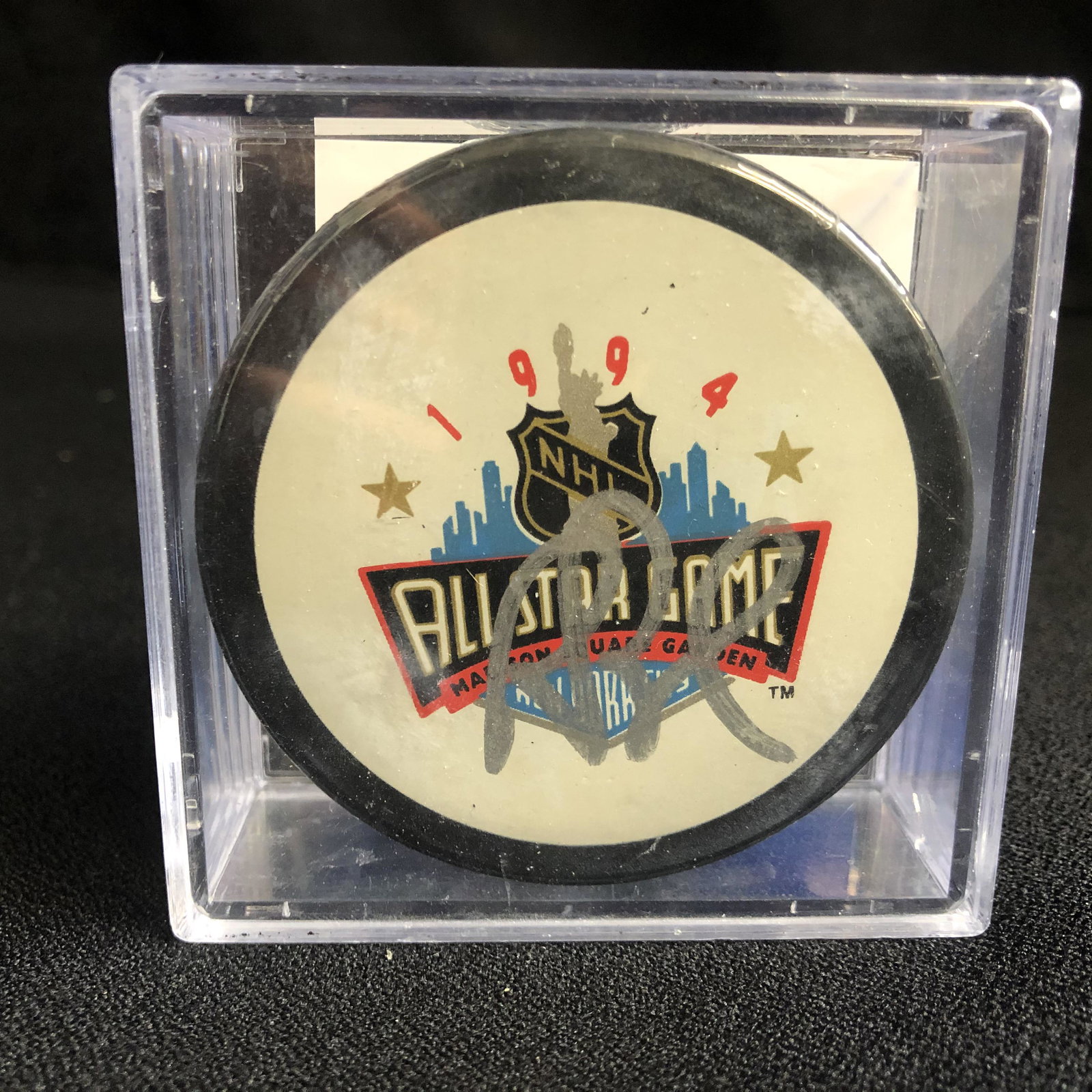 ROB BLAKE SIGNED 1994 ALL-STAR GAME HOCKEY PUCK (PSA/: ROB BLAKE SIGNED 1994 ALL-STAR GAME HOCKEY PUCK (PSA/ DNA COA)