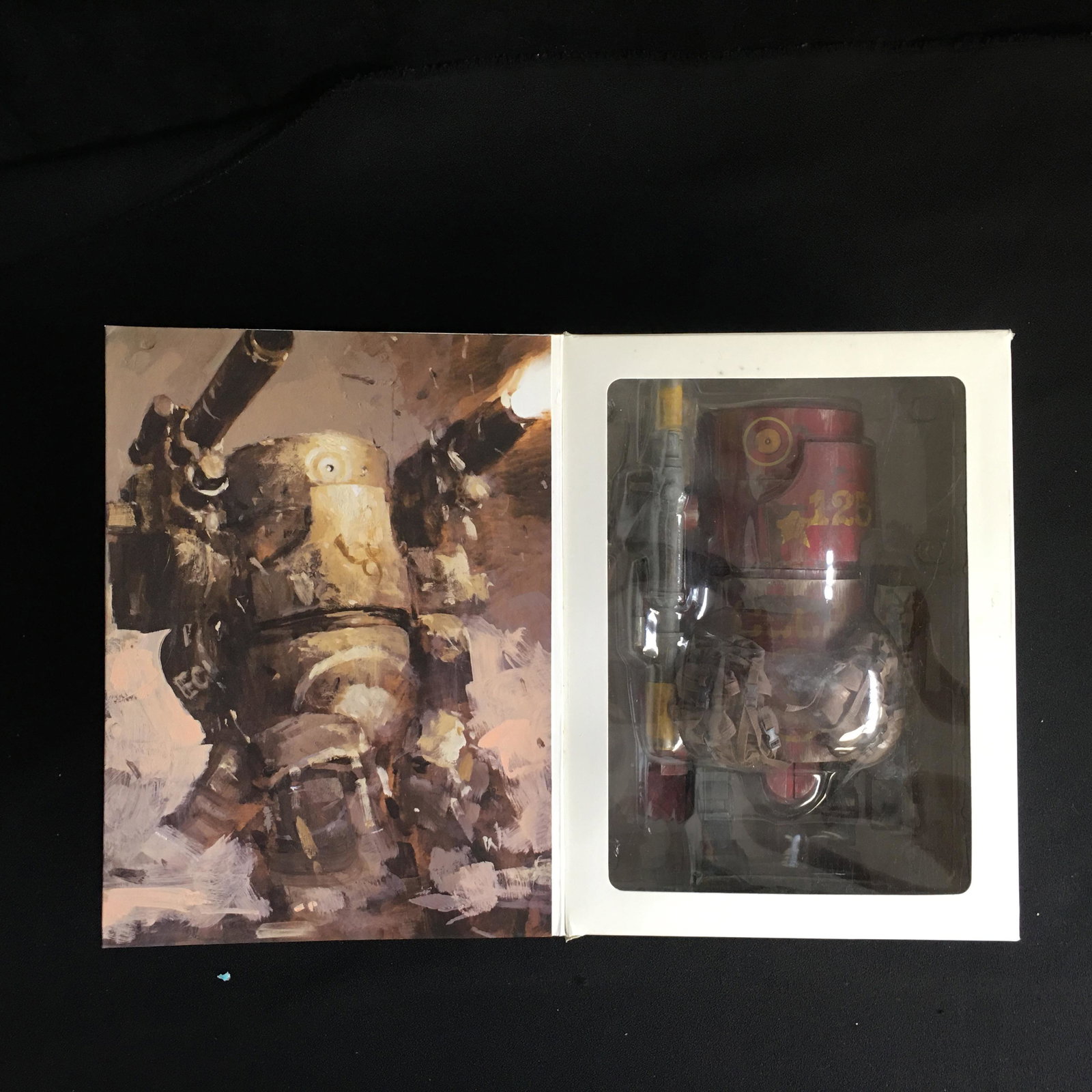 World War Robot - 9 Inch Figure: Large Martin Big Red: World War Robot - 9 Inch Figure: Large Martin Big Red