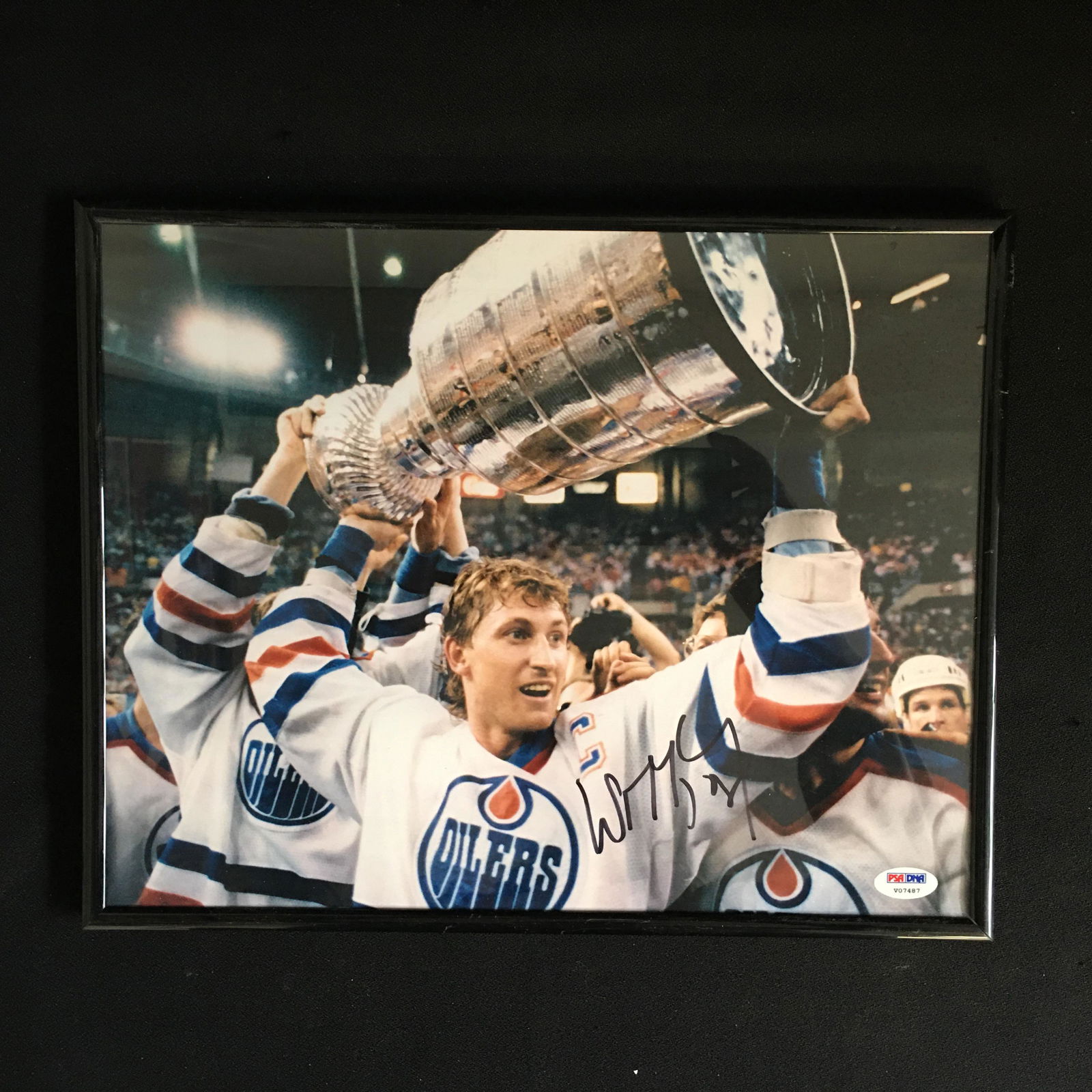 WAYNE GRETZKY SIGNED AND FRAMED 11 X 14 STANLEY CUP (1 of 3)