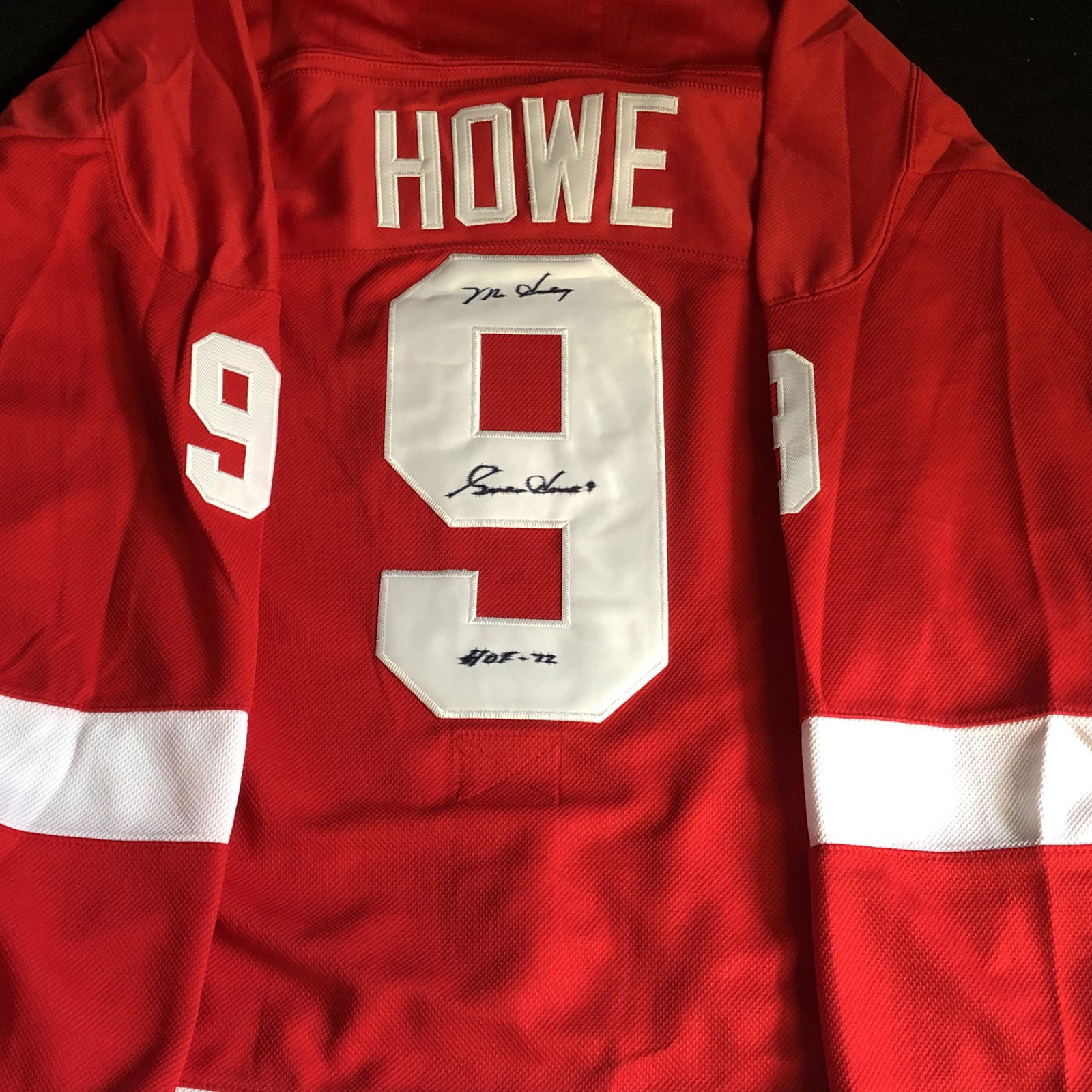 GORDIE HOWE SIGNED DETROIT RED WINGS CUSTOM JERSEY WITH (1 of 5)