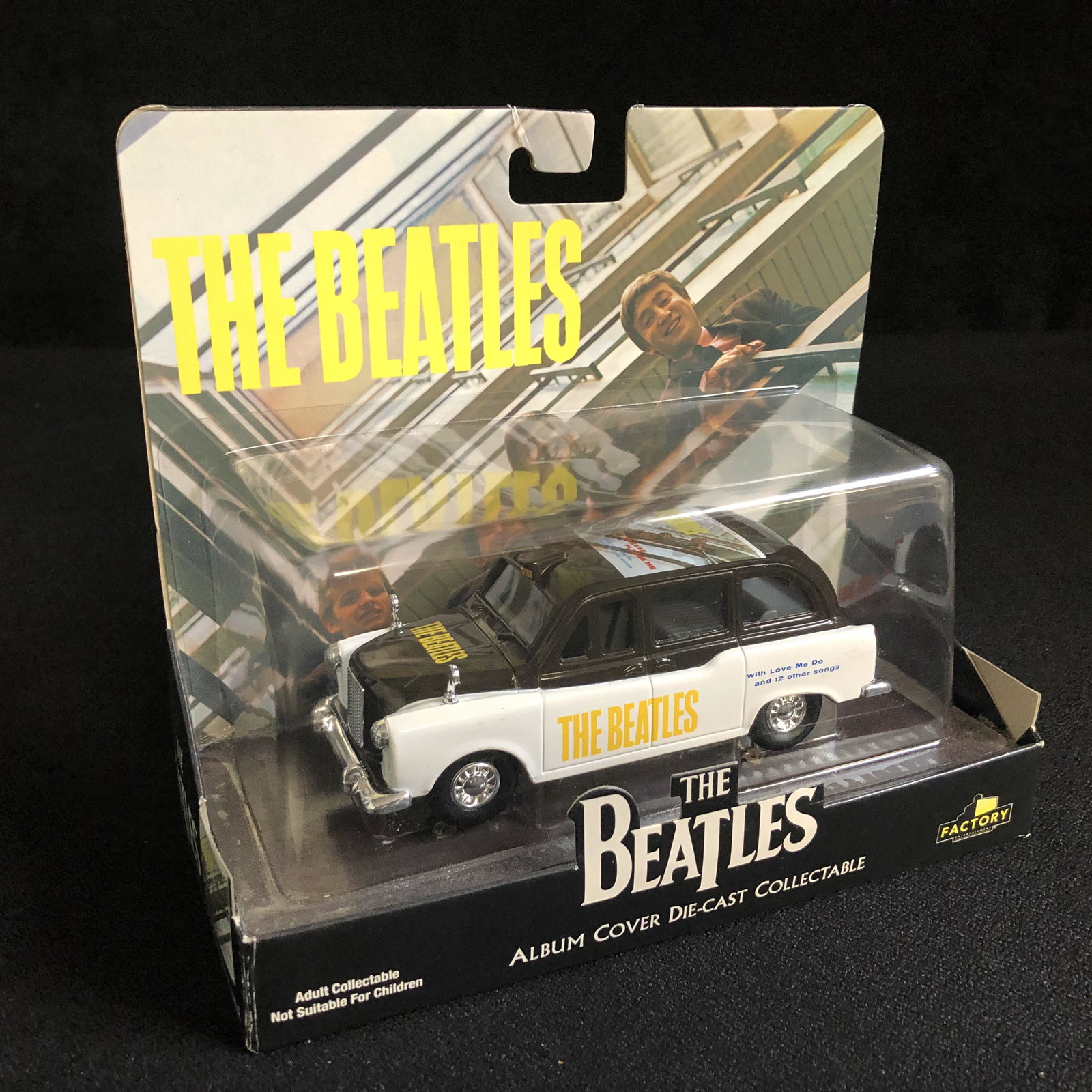 THE BEATLES ALBUM COVER DIE-CAST COLLECTIBLE: THE BEATLES ALBUM COVER DIE-CAST COLLECTIBLE