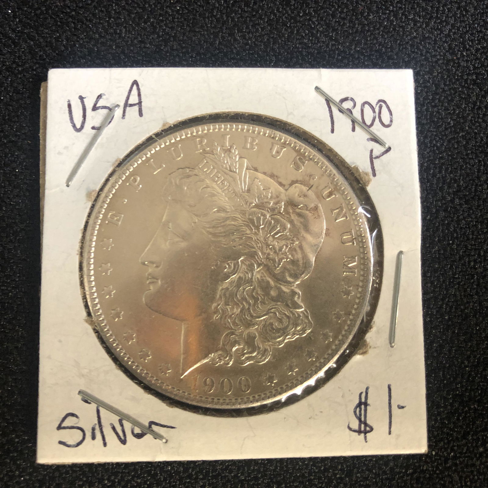 1900 USA MORGAN SILVER DOLLAR (PHILADELPHIA MINTED) (1 of 2)