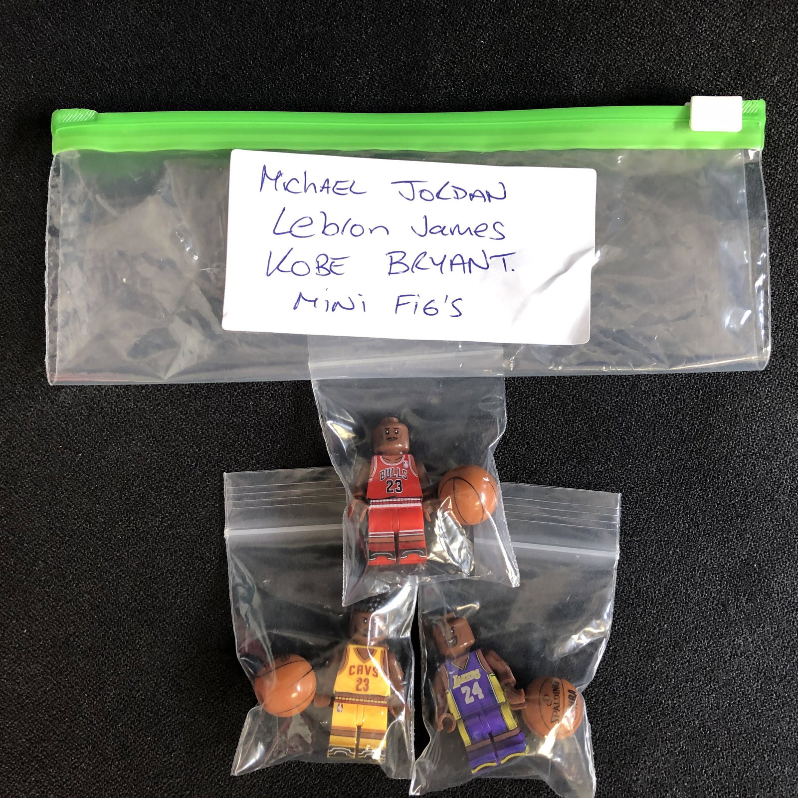 LEGO MINIFIGURES LOT w/ ACCESSORIES: LEGO MINIFIGURES LOT w/ ACCESSORIES
