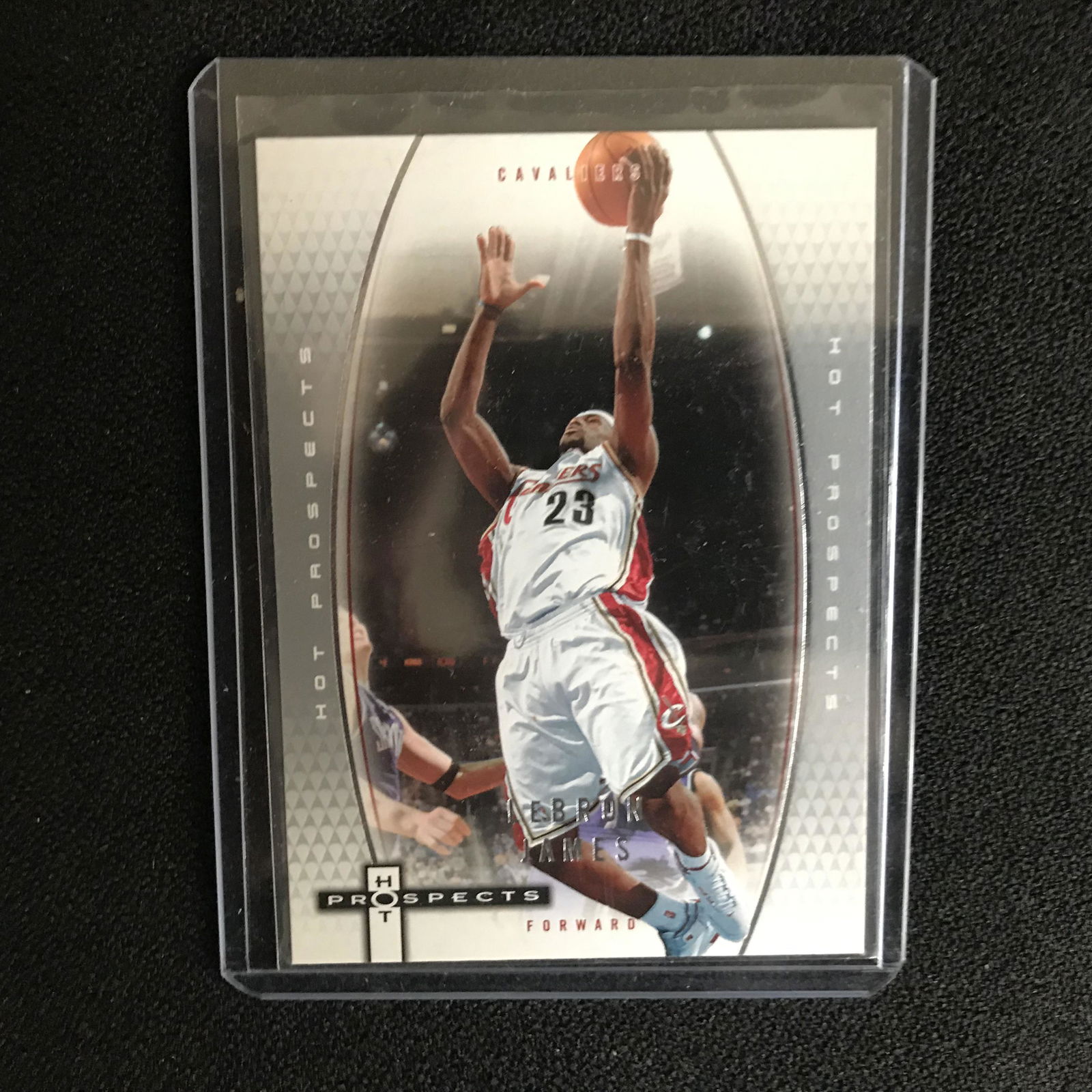 2006 FLEER HOT PROSPECTS #10 LEBRON JAMES (1 of 1)