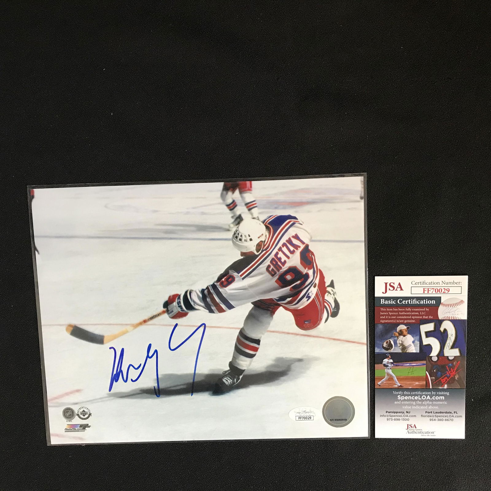 WAYNE GRETZKY SIGNED 11X14 PHOTO (JSA COA) (1 of 3)