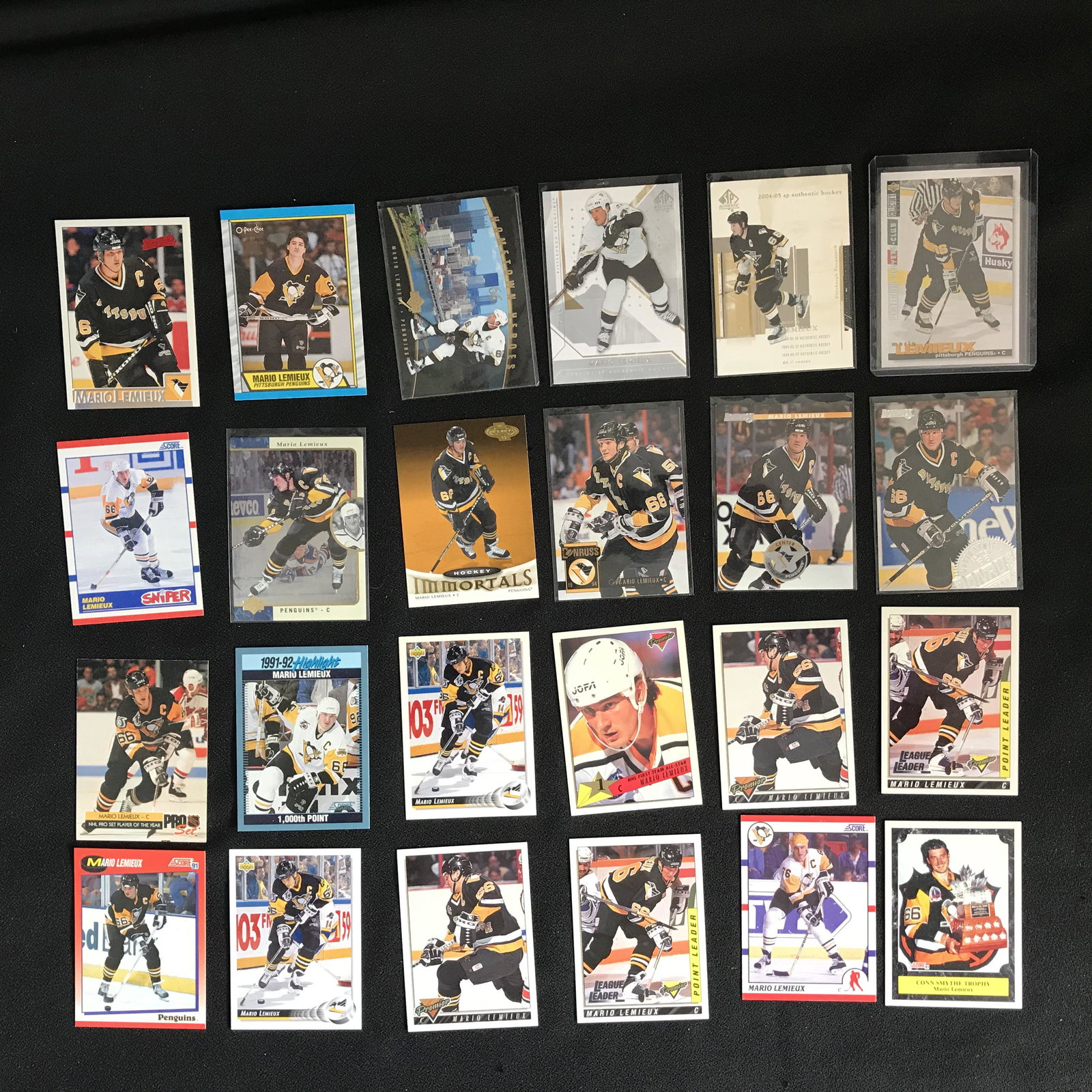 MARIO LEMIEUX HOCKEY CARD LOT: MARIO LEMIEUX HOCKEY CARD LOT